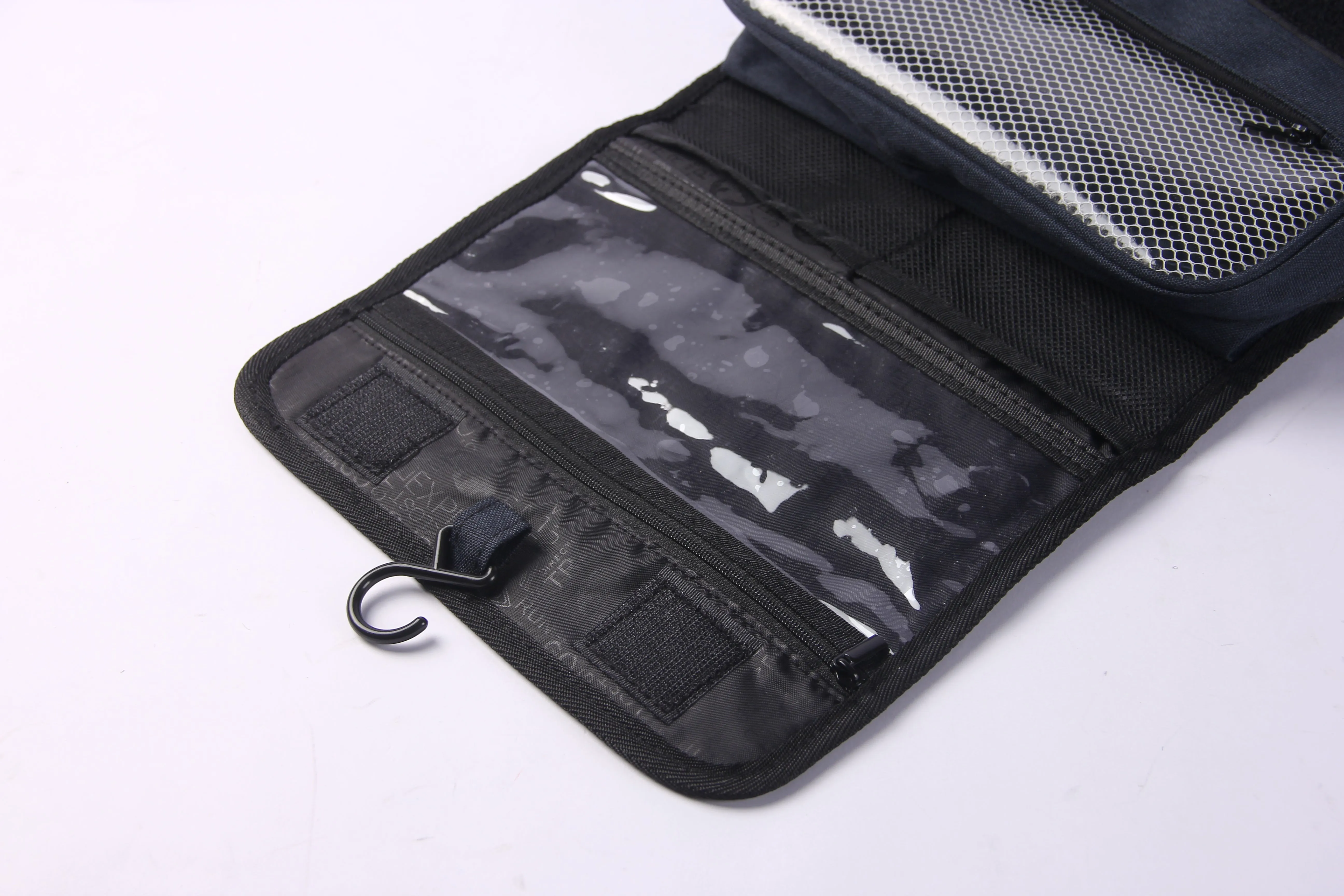 Discovery Adventures Hanging Toiletry Bag